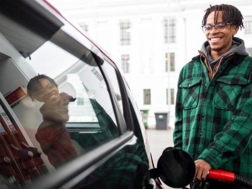 man-gas-station-with-car_23-2148906381-1.jpg man-gas-station-with-car_23-2148906381-1.jpg